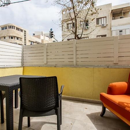 Chic Apartments By The Beach Tel Aviv Esterno foto