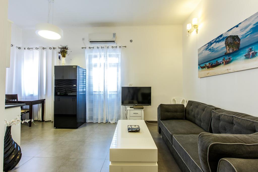 Chic Apartments By The Beach Tel Aviv Esterno foto